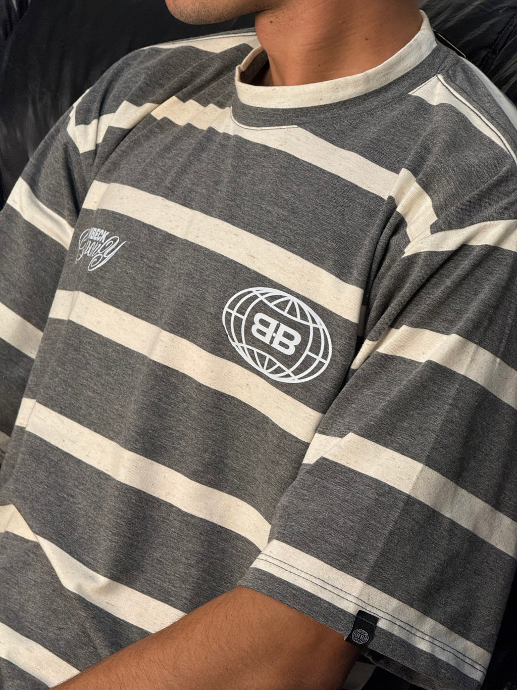 Camisa listrada cinza/branco oversized 05