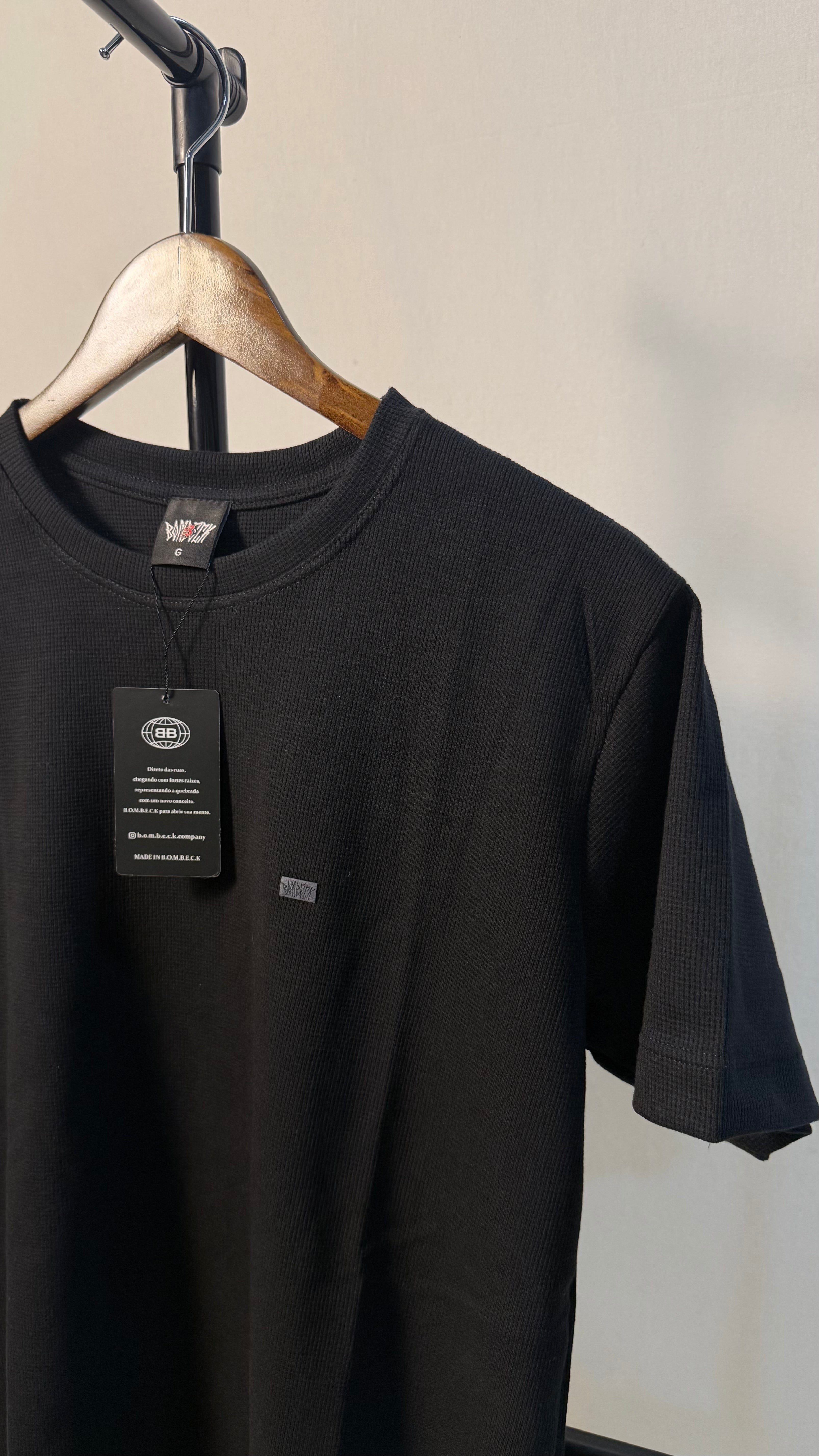 Camisa corte americano canelada preta 02
