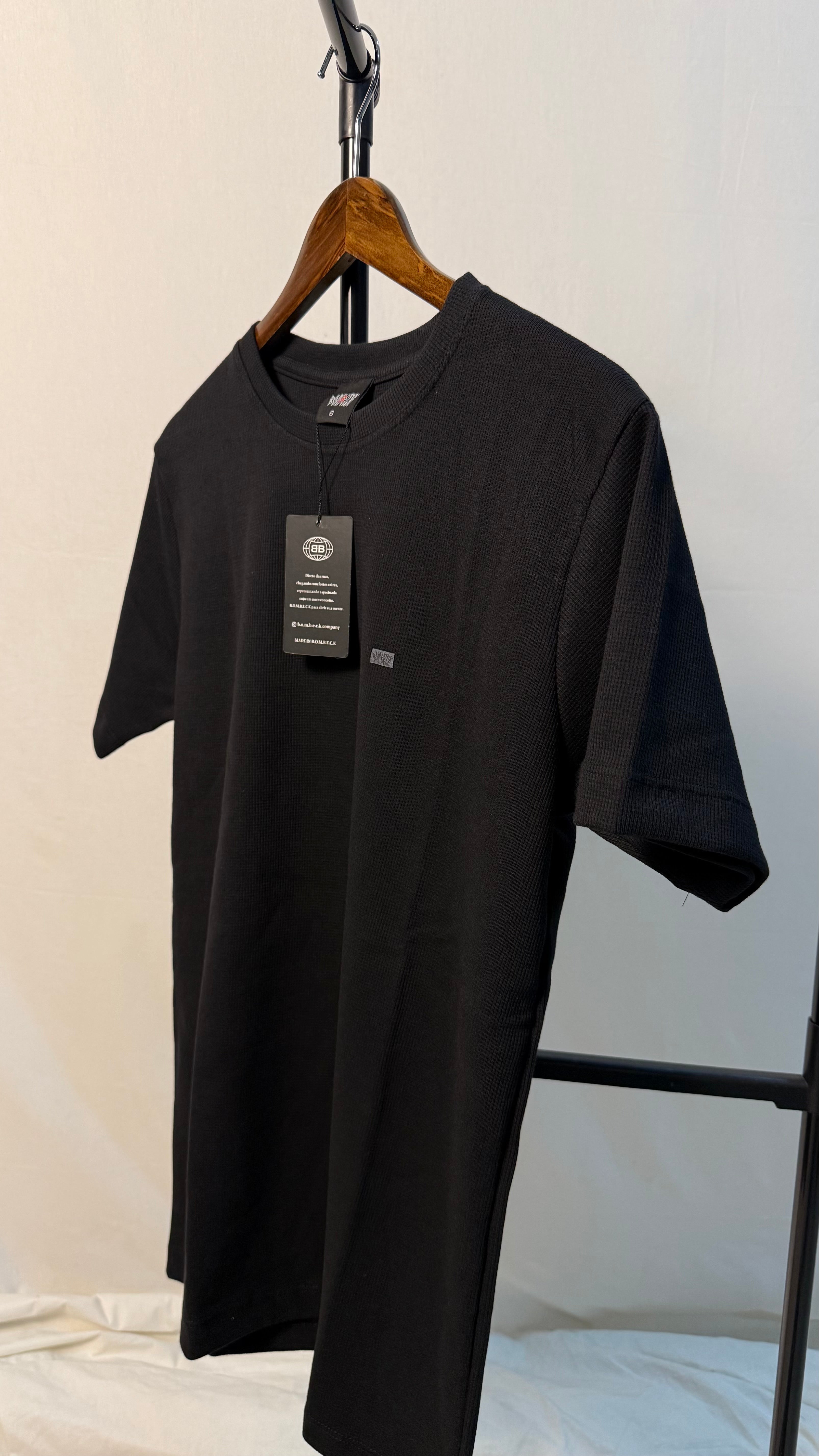 Camisa corte americano canelada preta 02
