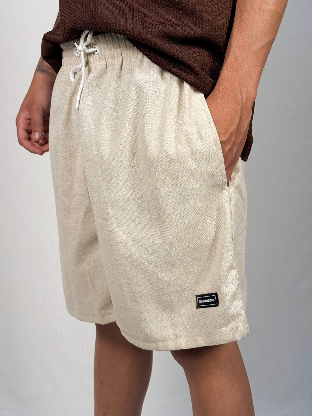 SHORT PRAIA DE SARJA BEGE