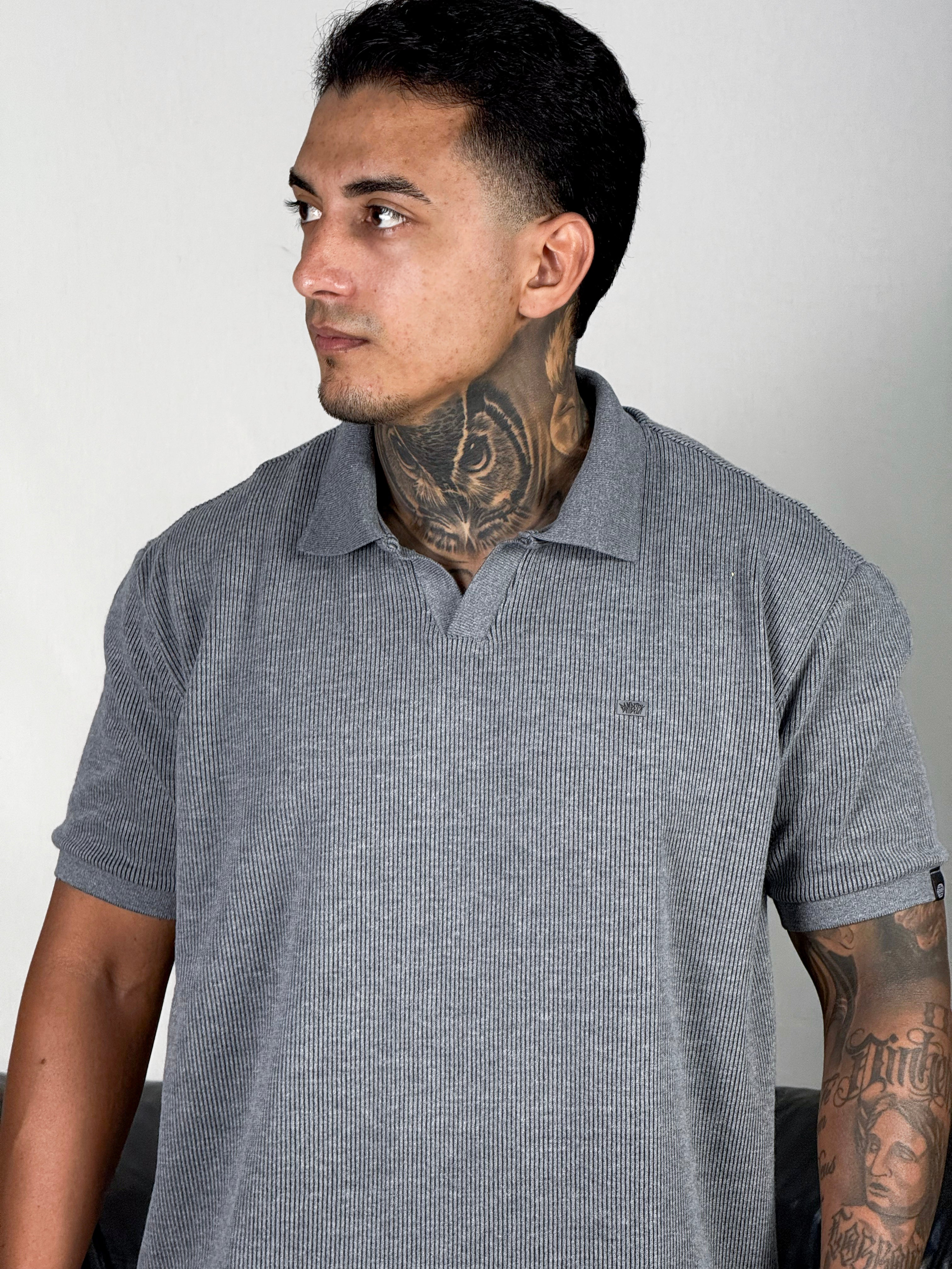 CAMISA POLO CANELADA CINZA