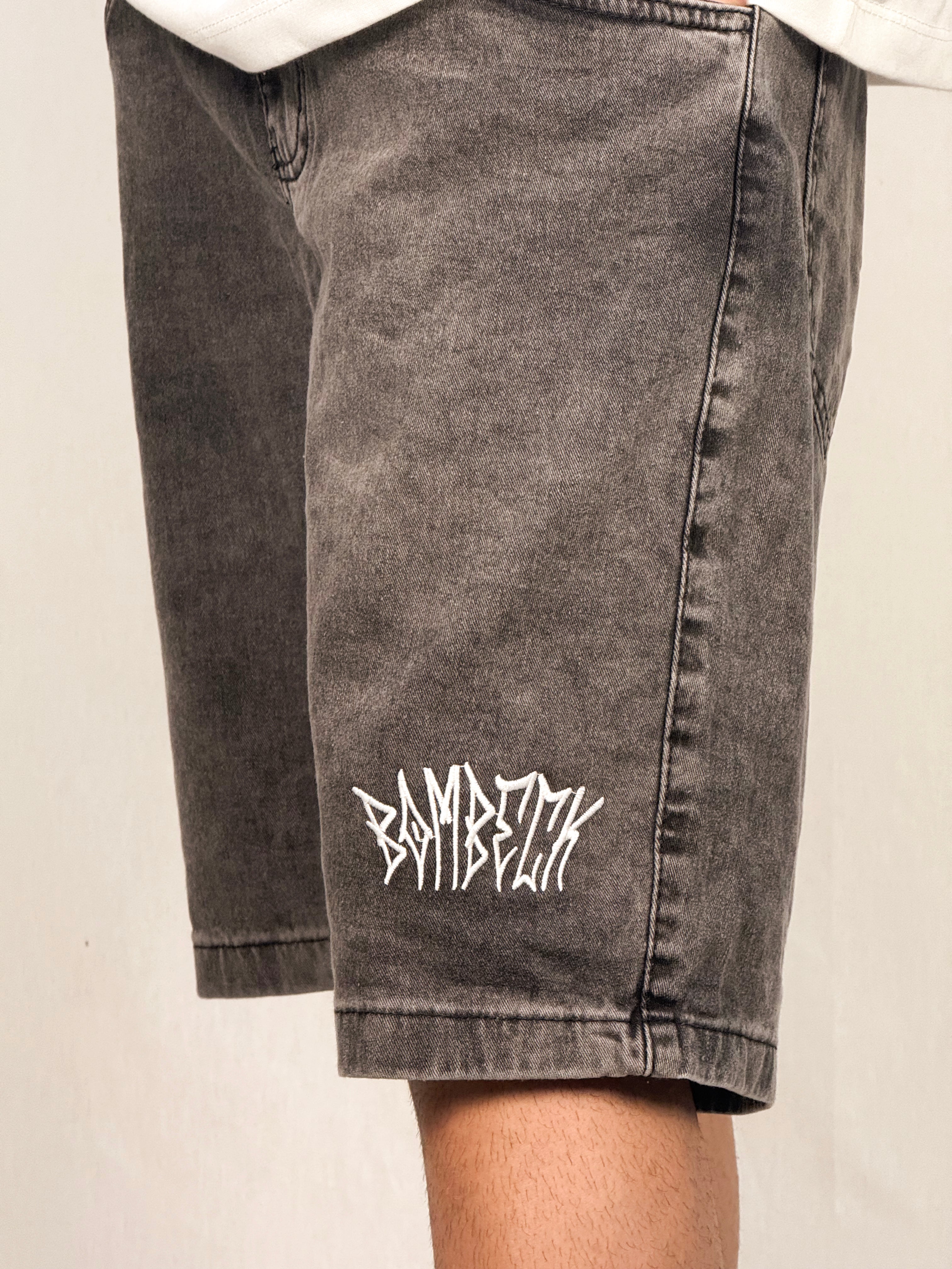 BERMUDA JEANS CINZA BOMBECK – Logo Bordado